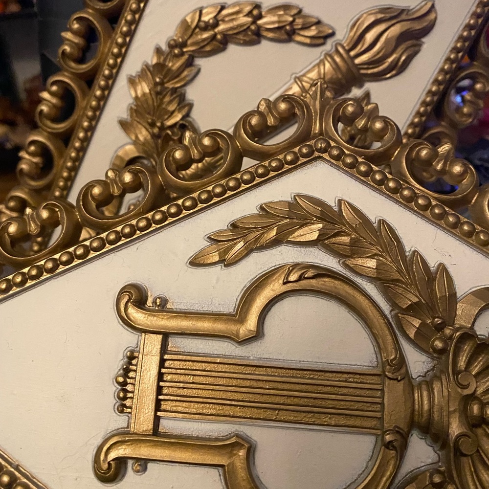 Homco vintage Harp and Torch wall decor Roman